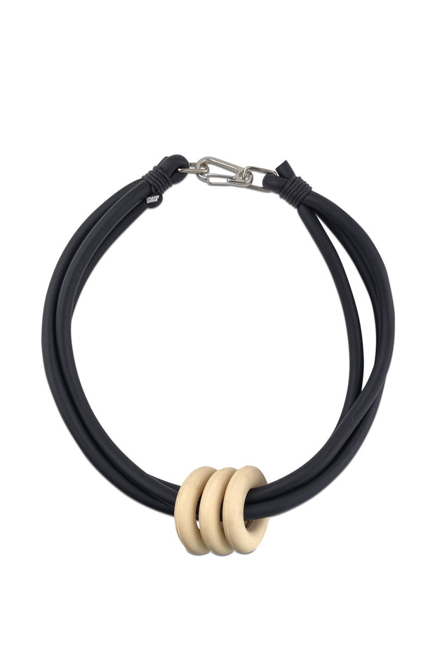 Frank Ideas Triple Ring Necklace Cream