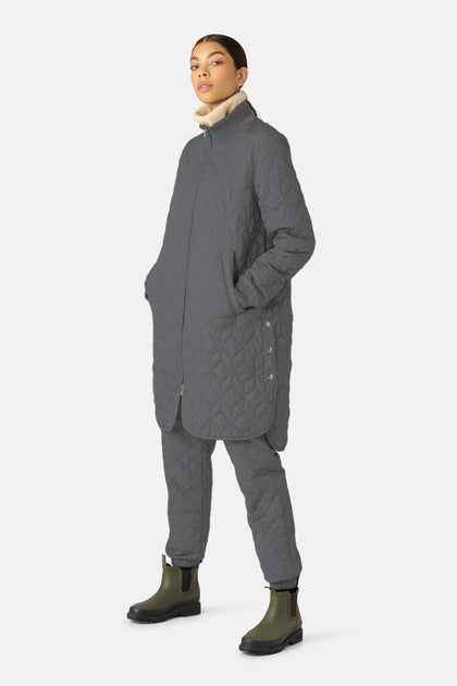 ジャケット・アウター eLLa quilting cape coat Cape Coat | ELOQUII