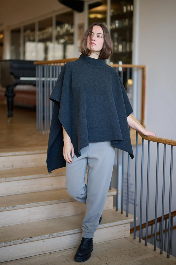 Henriette Steffensen Fleece Poncho Soft Black | 4126