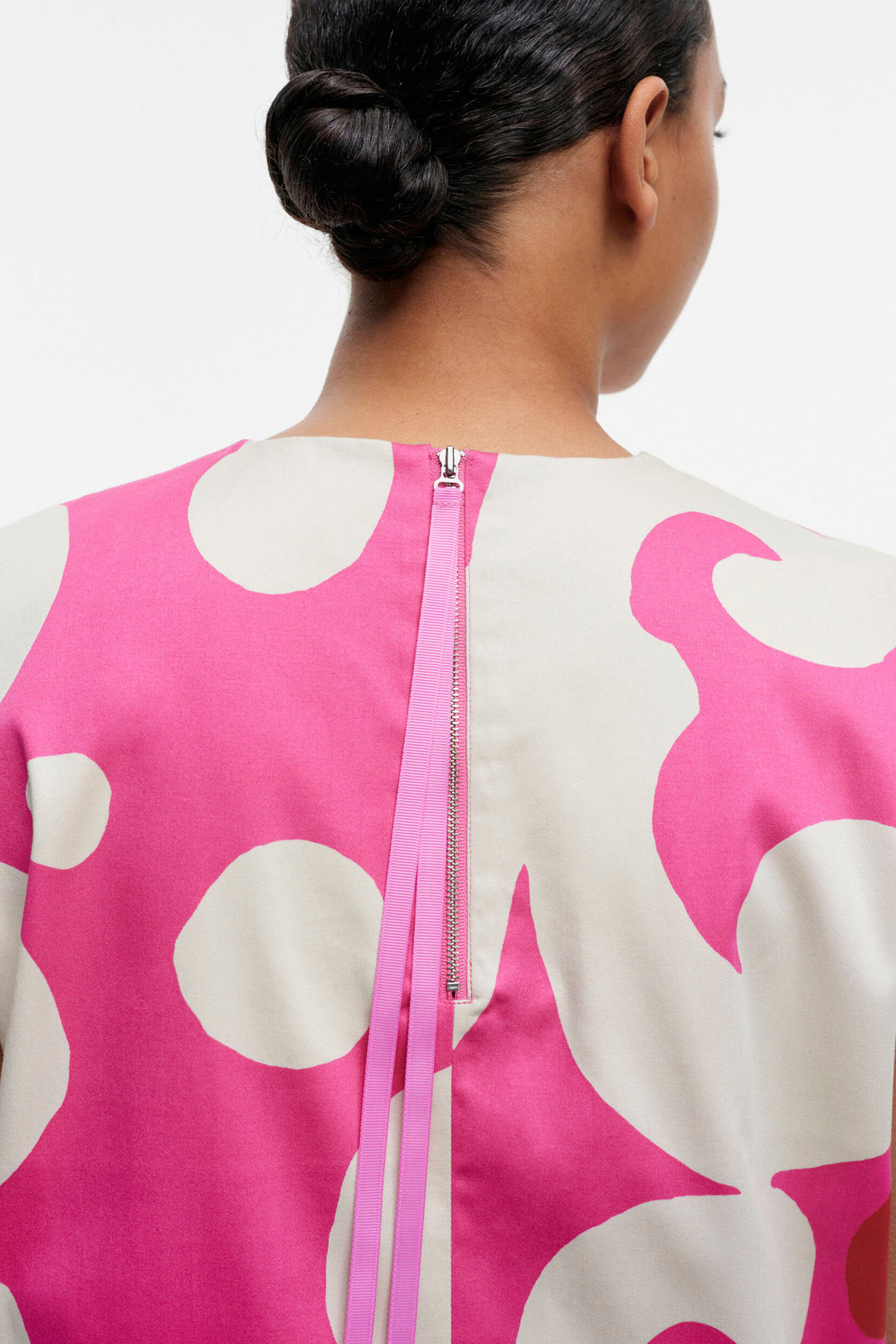 【2023AW】marimekko マリメッコ/ Siluetti Keidas ワンピース MM_234_ElevatedEcom_10_sRGB_30