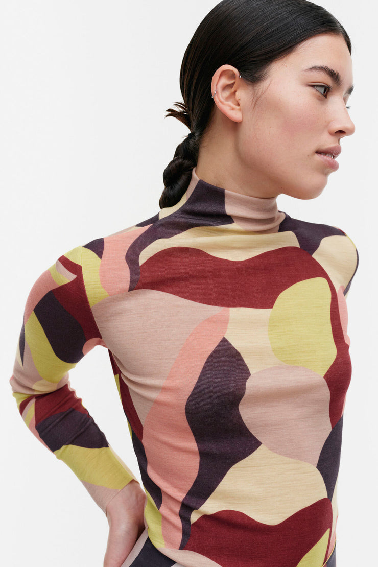 Marimekko Veduto Kamelia Wool Turtleneck