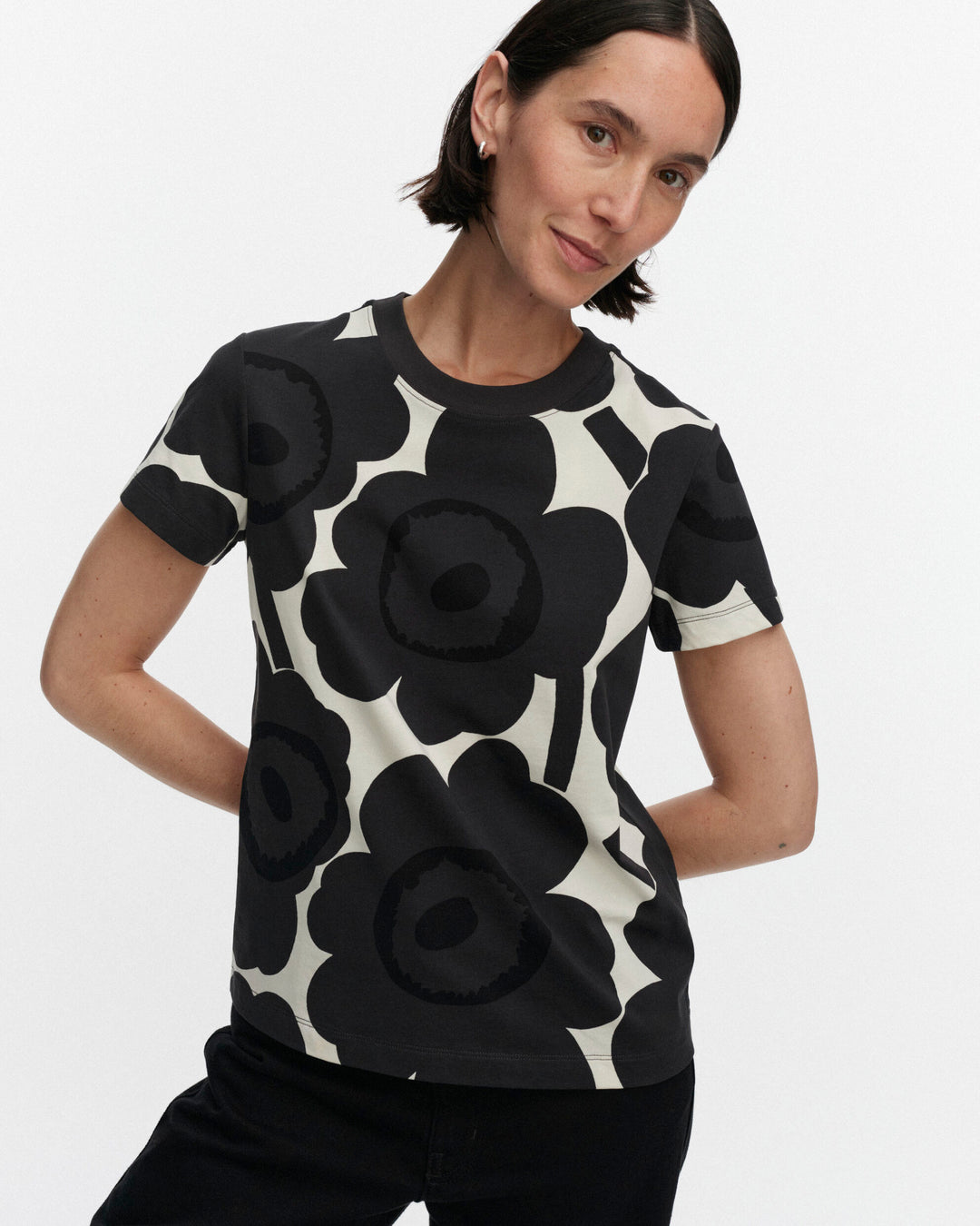 ★SALE Heleys Unikko Tシャツ XLマリメッコ Marimekko Heleys Unikko T-Shirt Top – KIITOSlife