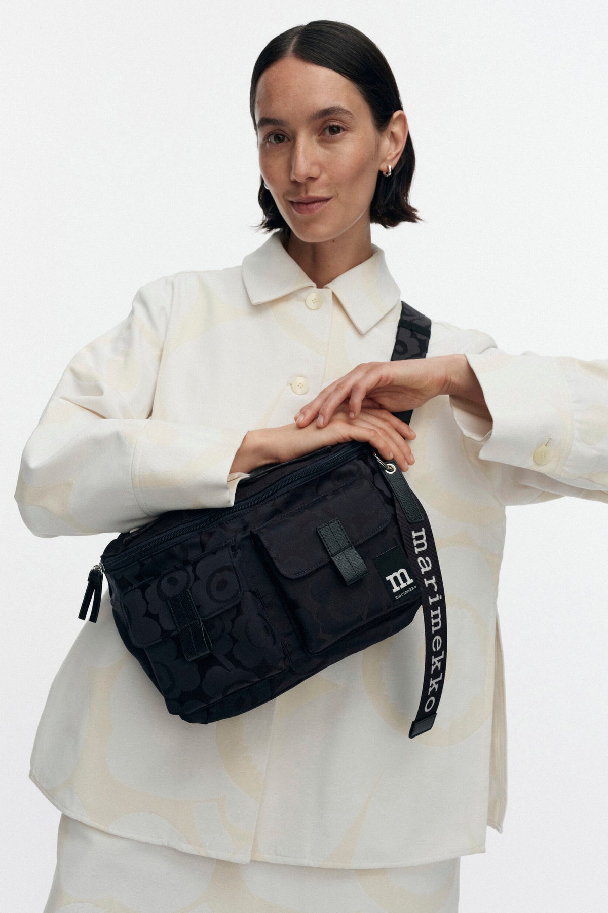 Marimekko Sling Bag M Unikko Navy – KIITOSlife