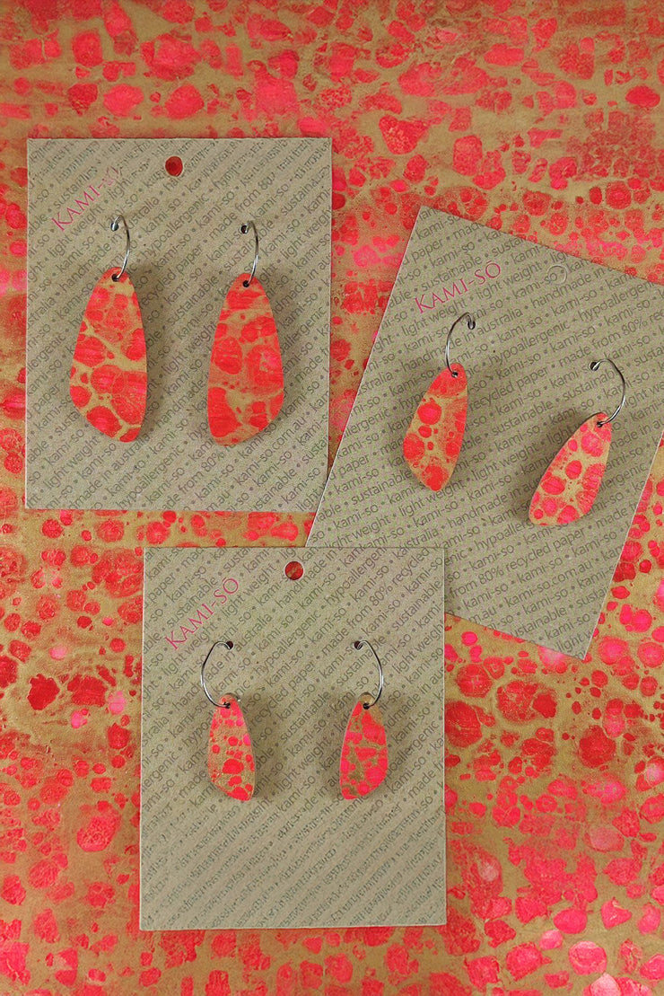 Kami-so Oval Recycled Paper Earrings - Red & Gold Crackle