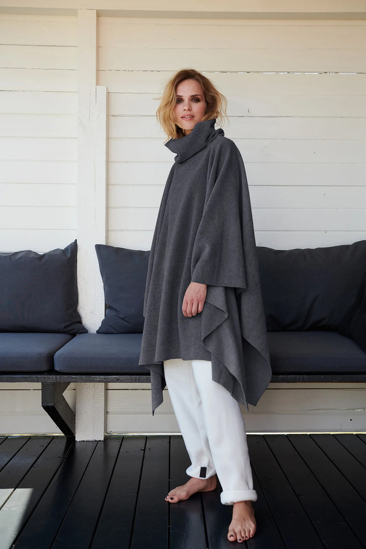 Henriette Steffensen Fleece Lounge Poncho Grey