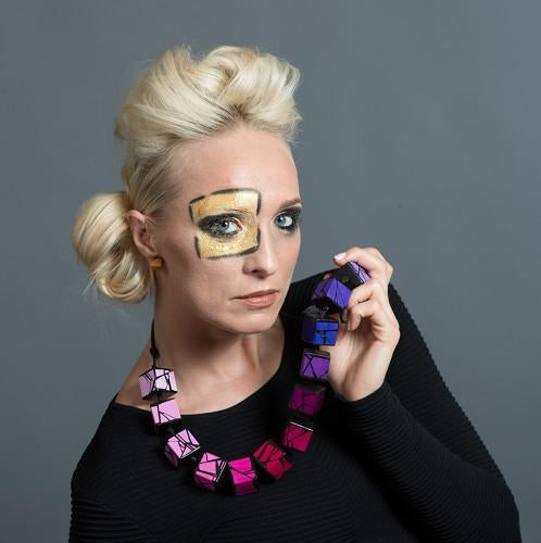 HUE + WOOD MIX PINK/BLUE NECKLACE